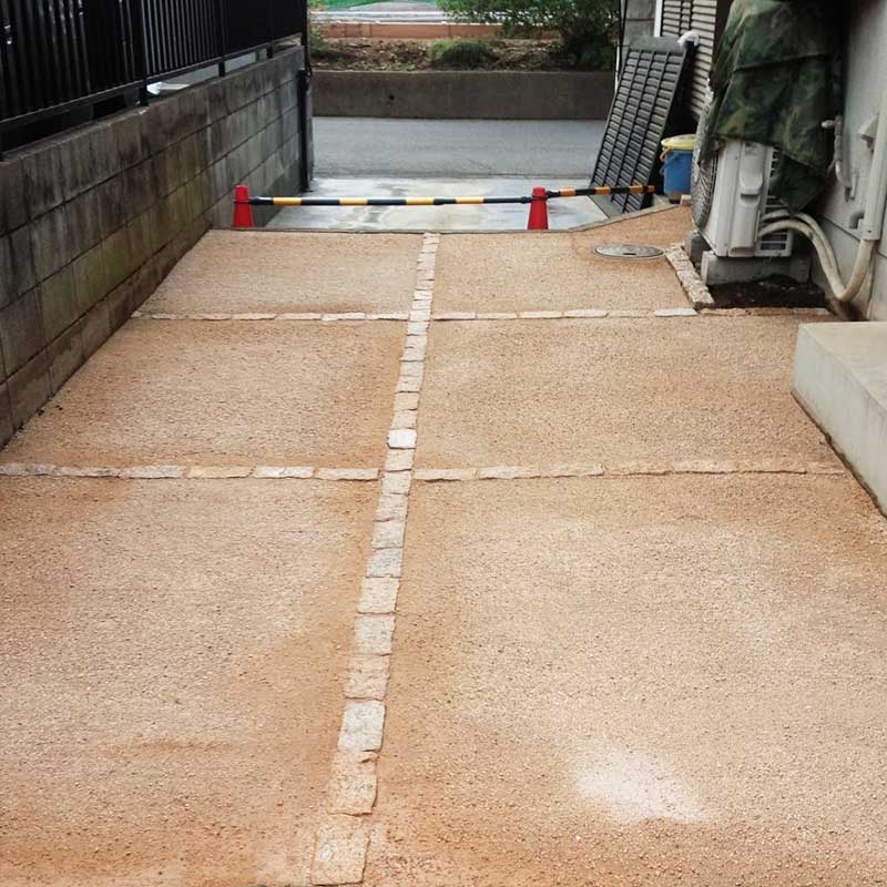 駐車場を真砂土舗装