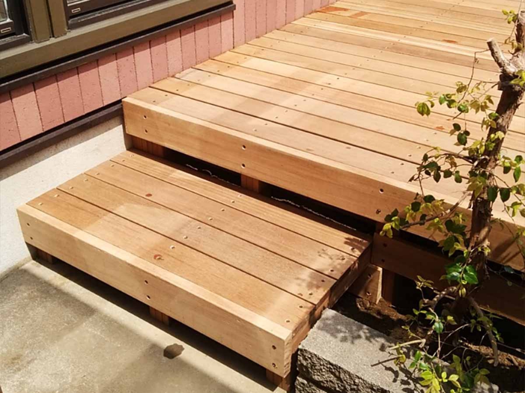 ウッドデッキの段差