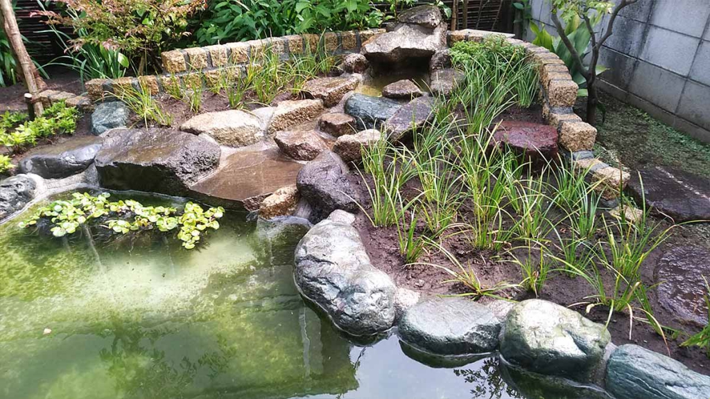 庭池の製作、循環ポンプの設置